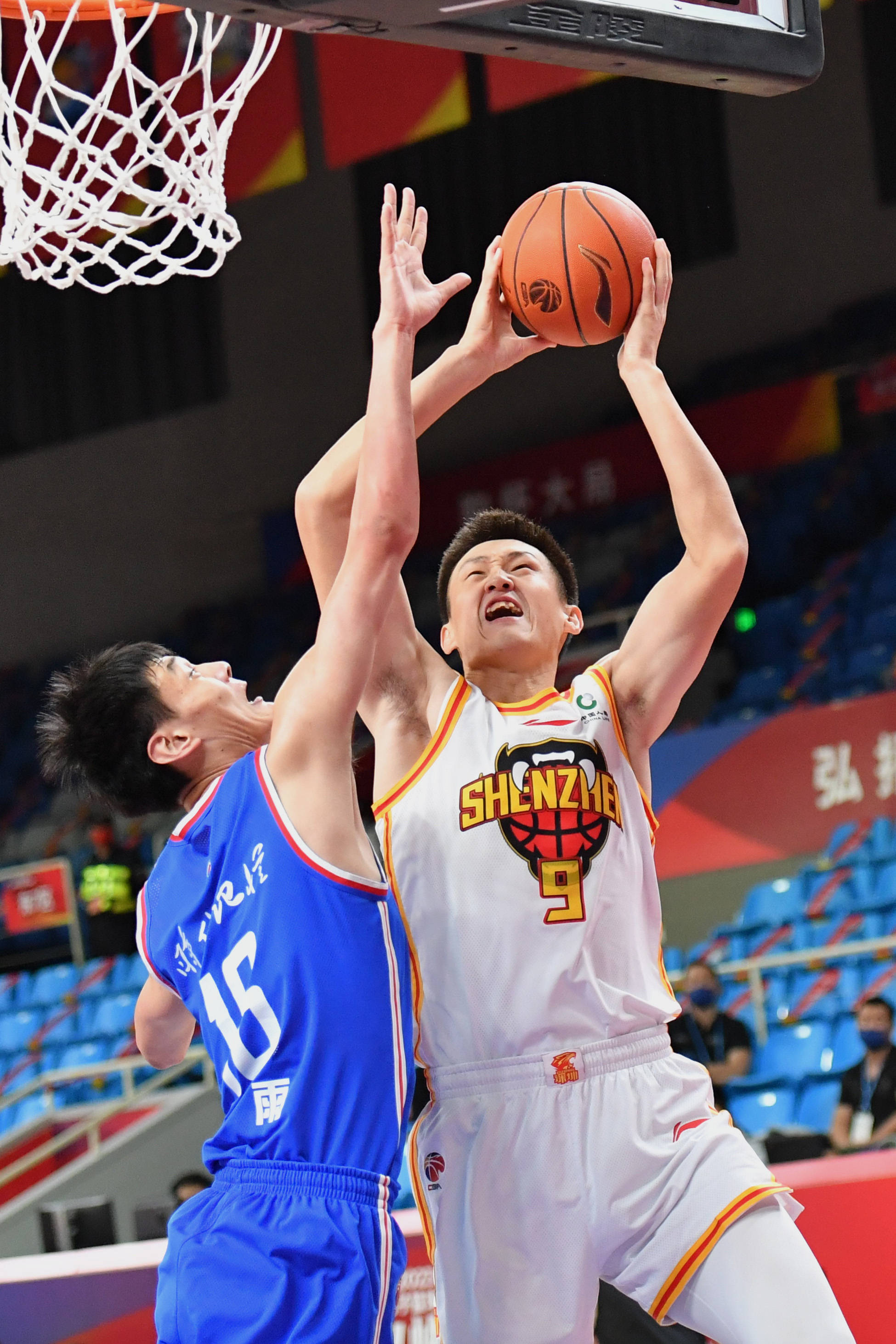 天津队力克深圳队，福克斯点燃赛场