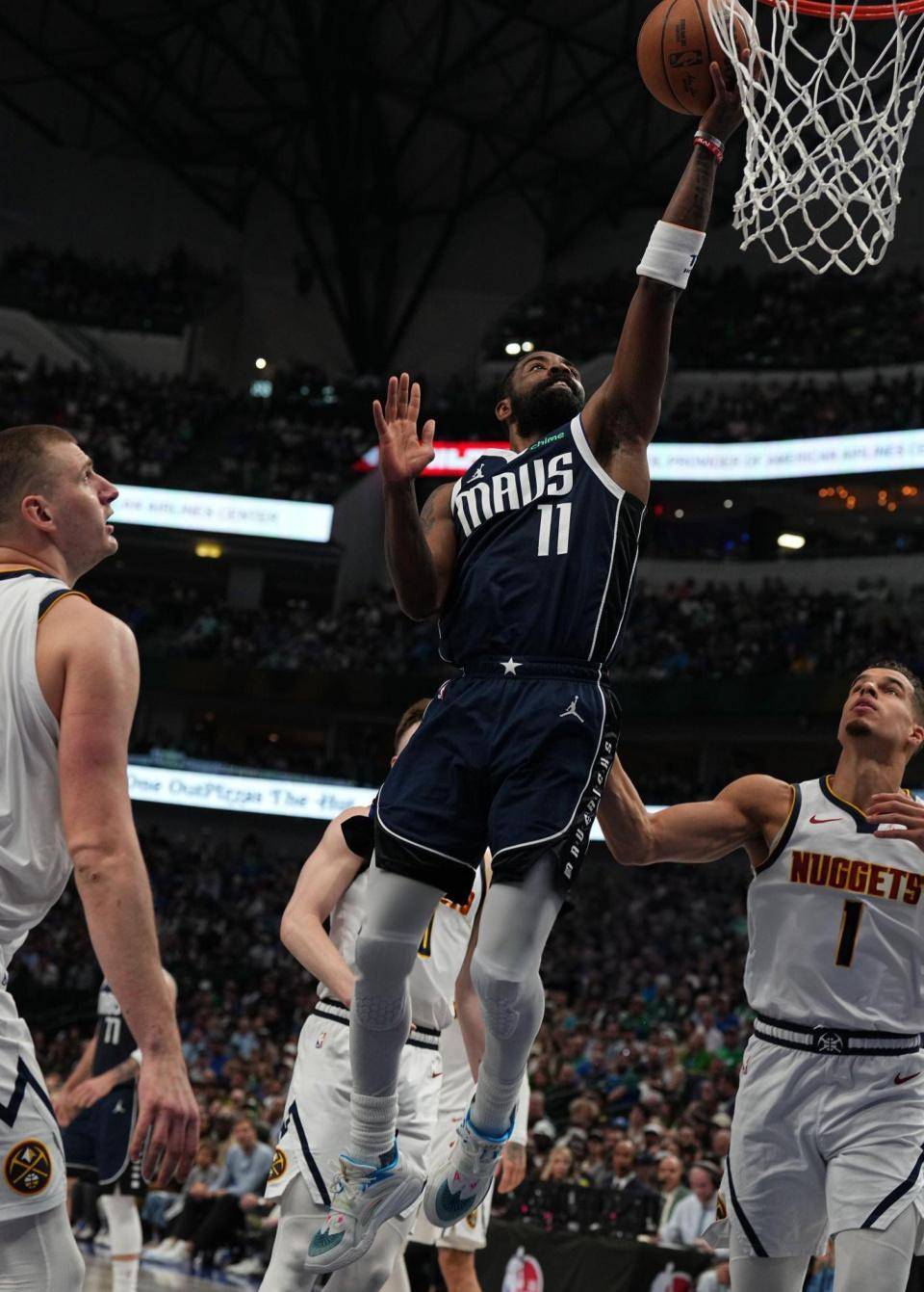 国王绝杀山东队,欧文高光表现 国王绝杀山东队,欧文高光表现