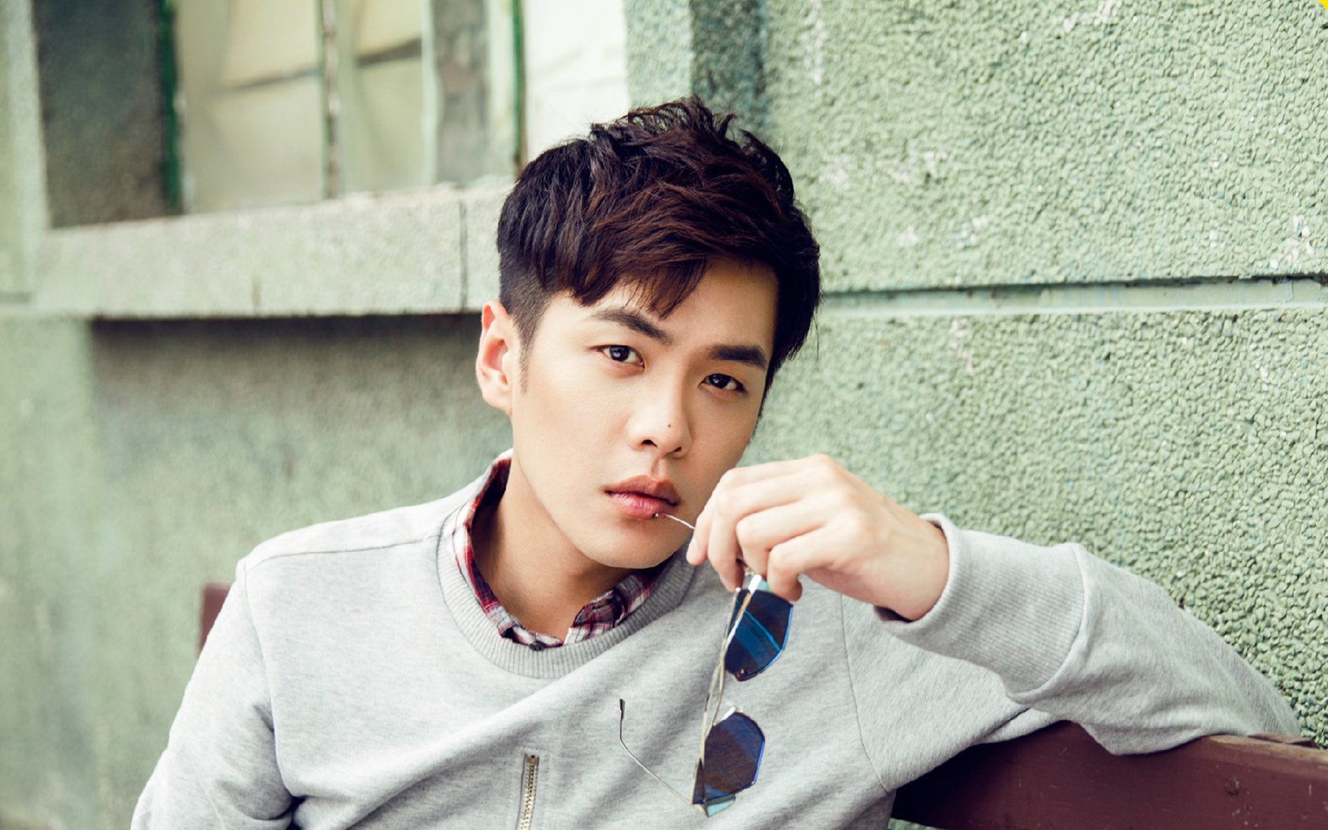 篮球全球夜，勇士轻取篮网，塔图姆欧冠淘汰赛接管比赛