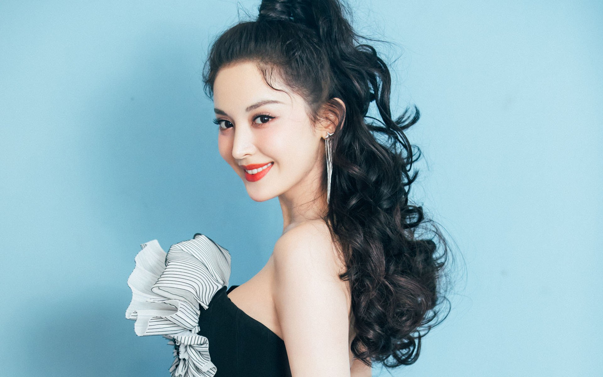 传奇的终章，秘鲁末节逆转马赛与C罗欧冠决赛的王者时刻